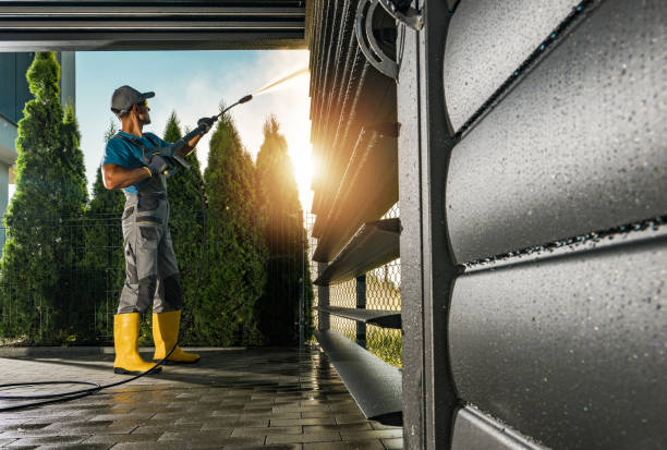 Best Animal Enclosure Cleaning  in Gillett, WI